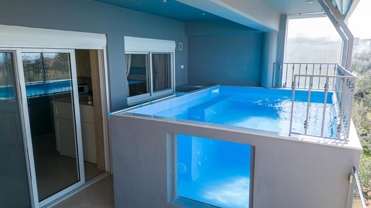 Grand Suites With Private Pools กาลามาตา ภายนอก รูปภาพ