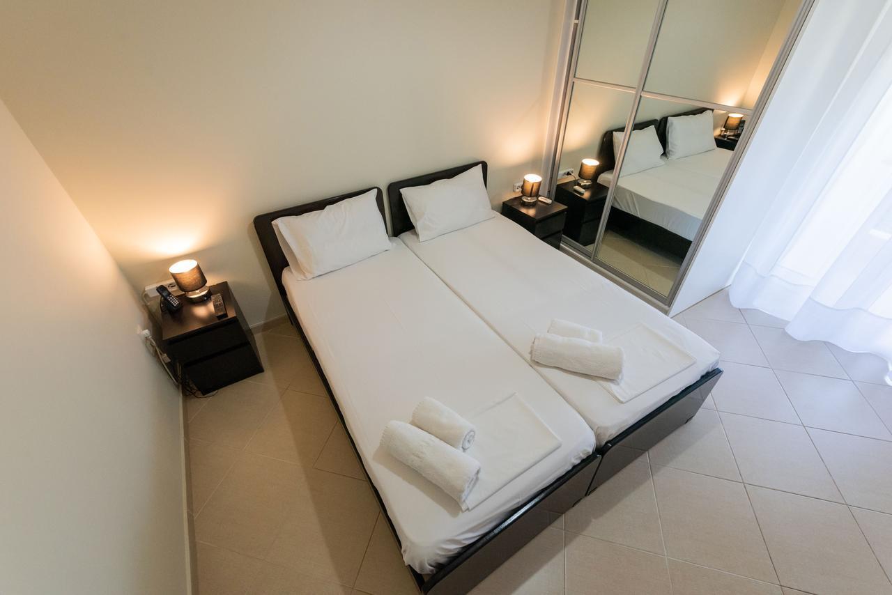 Grand Suites With Private Pools กาลามาตา ภายนอก รูปภาพ