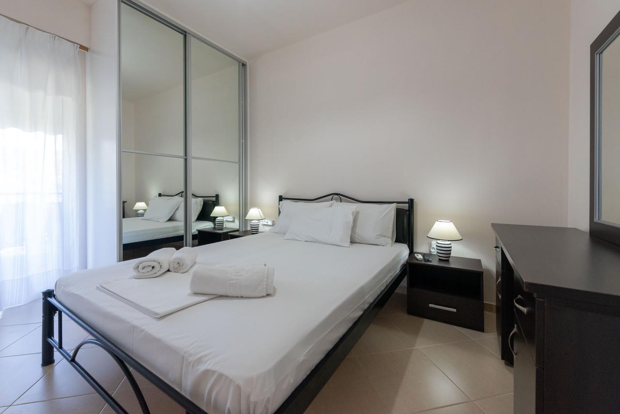 Grand Suites With Private Pools กาลามาตา ภายนอก รูปภาพ