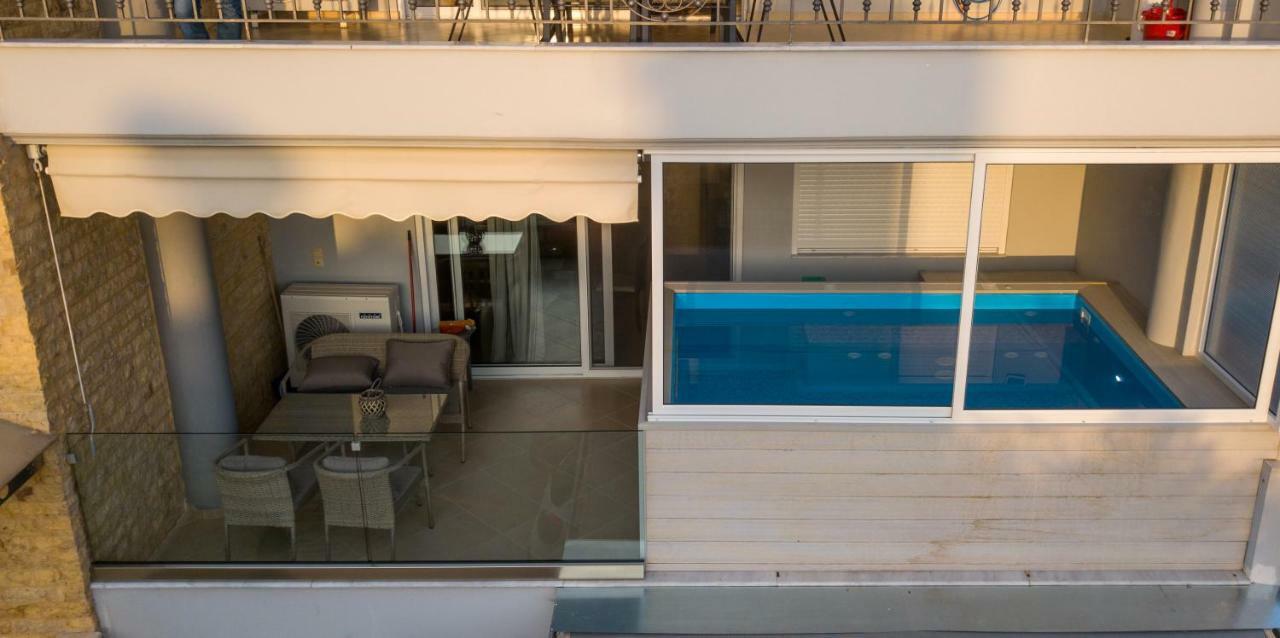 Grand Suites With Private Pools กาลามาตา ภายนอก รูปภาพ